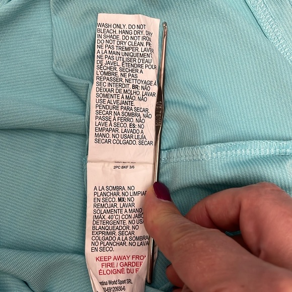 Quiksilver Blue UPF Protection 50+ Long Sleeve Logo Tee Boy's Size Medium -12 - Picture 9 of 10